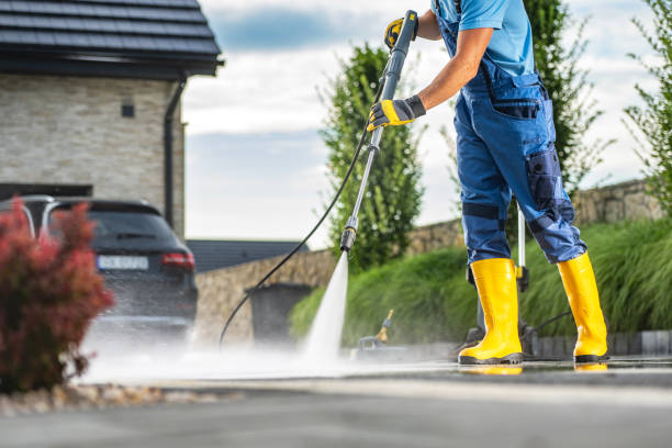 Best Gutter Cleaning  in Strawberry, CA